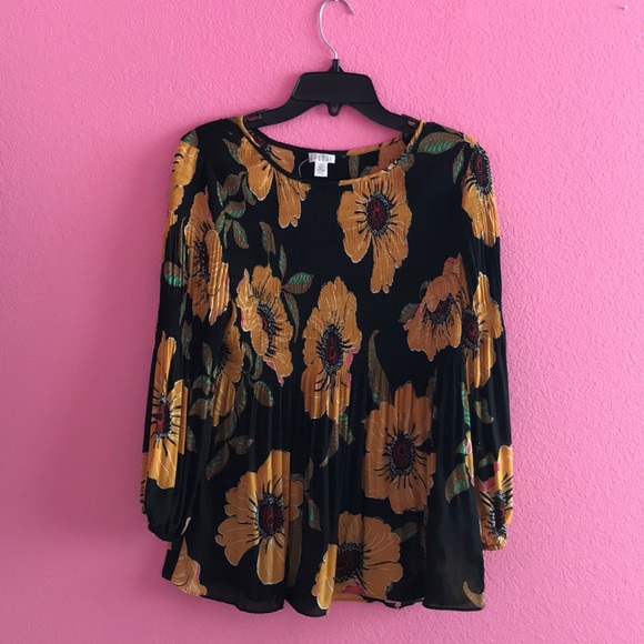 Spense Tops - NWT Spense floral large top